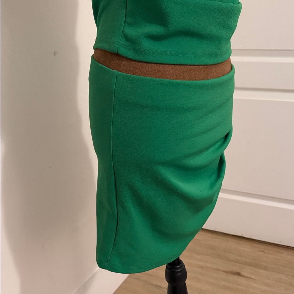2 piece Green One-Shoulder Zara outfit - Picture 4 of 6